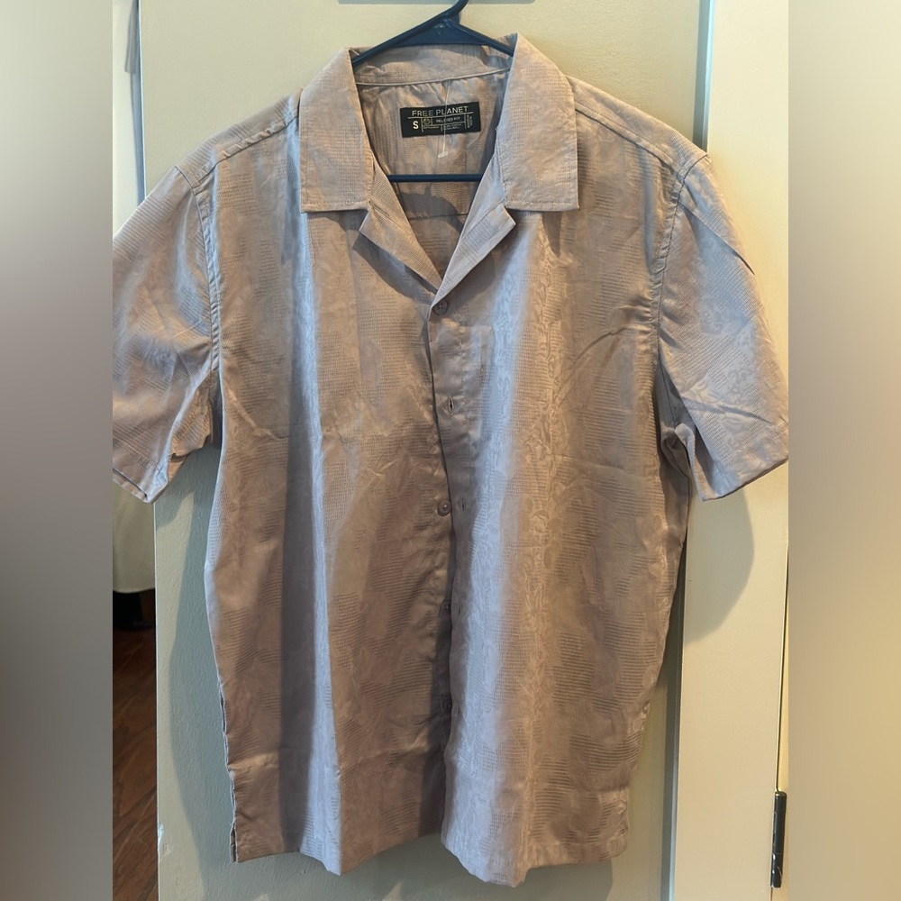 Men's Free Planet Gray Design Short Sleeve Shirt